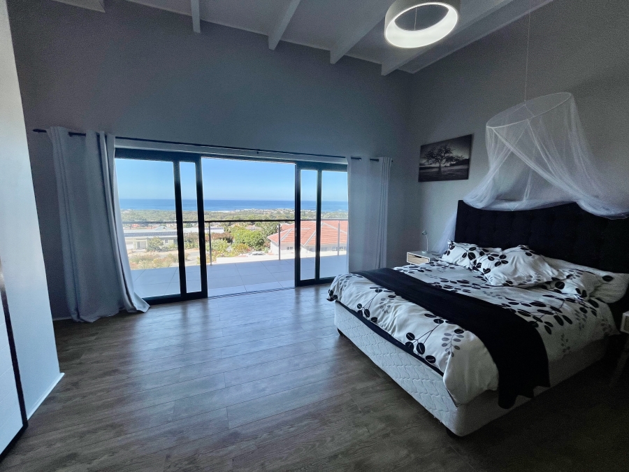 5 Bedroom Property for Sale in Onrus Western Cape